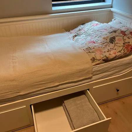 아파트 Three Bedrooms With Shared Kitchen And Bathroom Two Lii