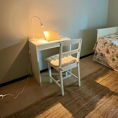 Apartmán Three Bedrooms With Shared Kitchen And Bathroom Two *